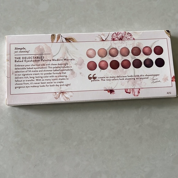 Laura Geller Eye Shadow set-New! - Picture 2 of 3